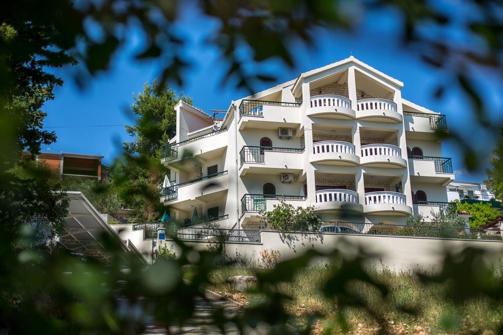Villa Fani - Apartments In Trogir Exterior foto